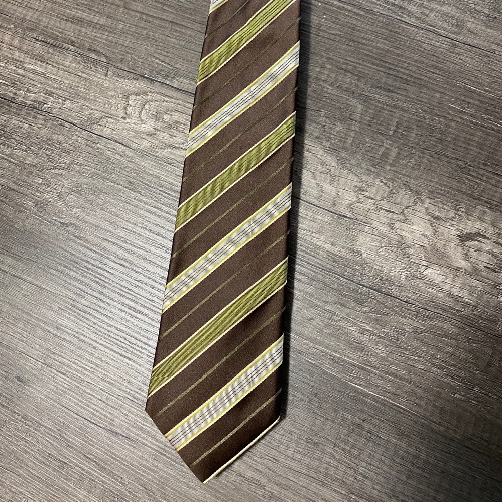 100% ITALIAN SILK HUGO BOSS TIE